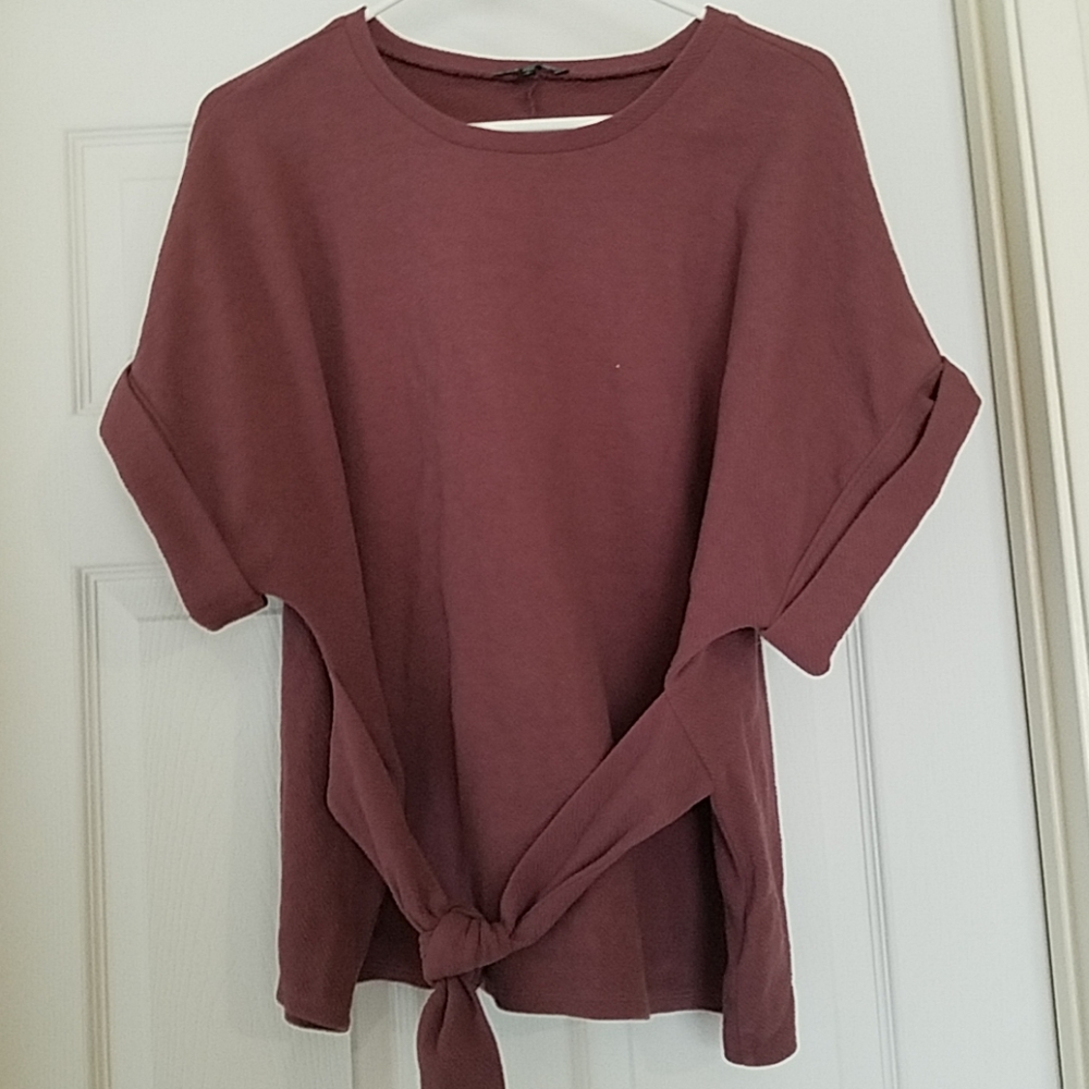 Short sleeve, knot front blouse